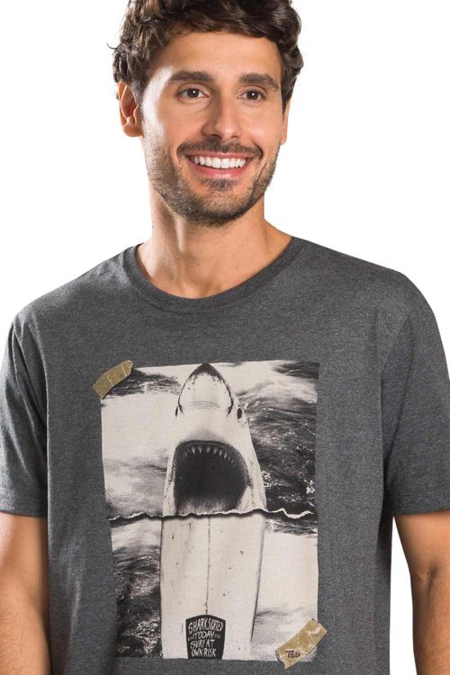 T-Shirt Estampada Shark Chumbo